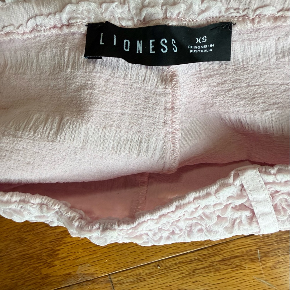 Revolve Lioness Pink Ruffle Shorts - Picture 4 of 4